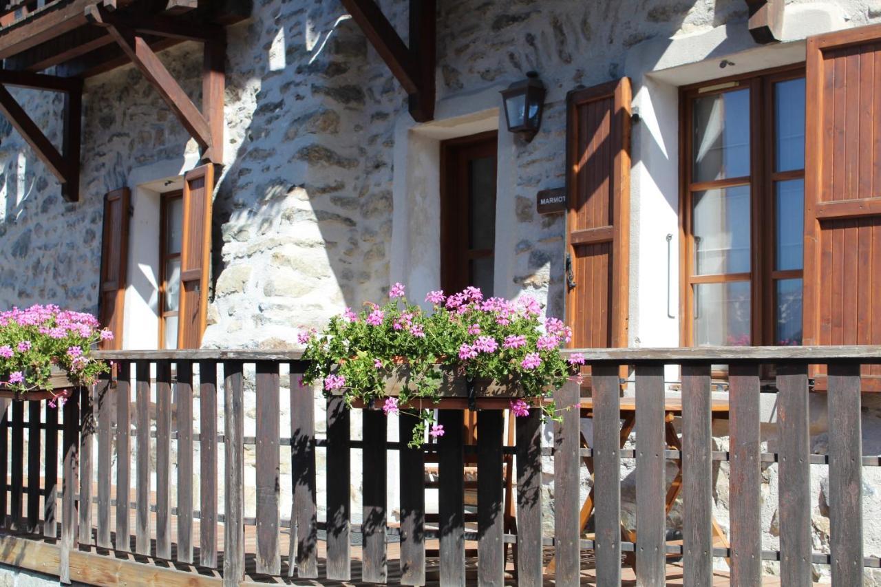 Chalet La Fedora - Appartements De Charme 瓦约尼 外观 照片